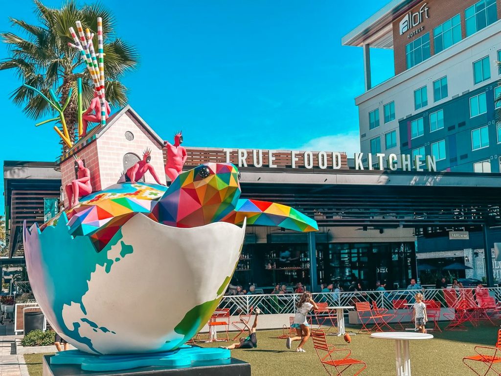 Sculpture in Midtown Tampa